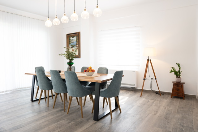 table_in_the_living_room3__